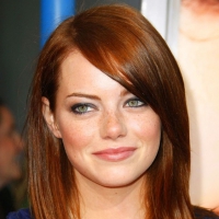 Эмма Стоун, одна из самых красивых актрис мира гордо носит рыжие волосы.